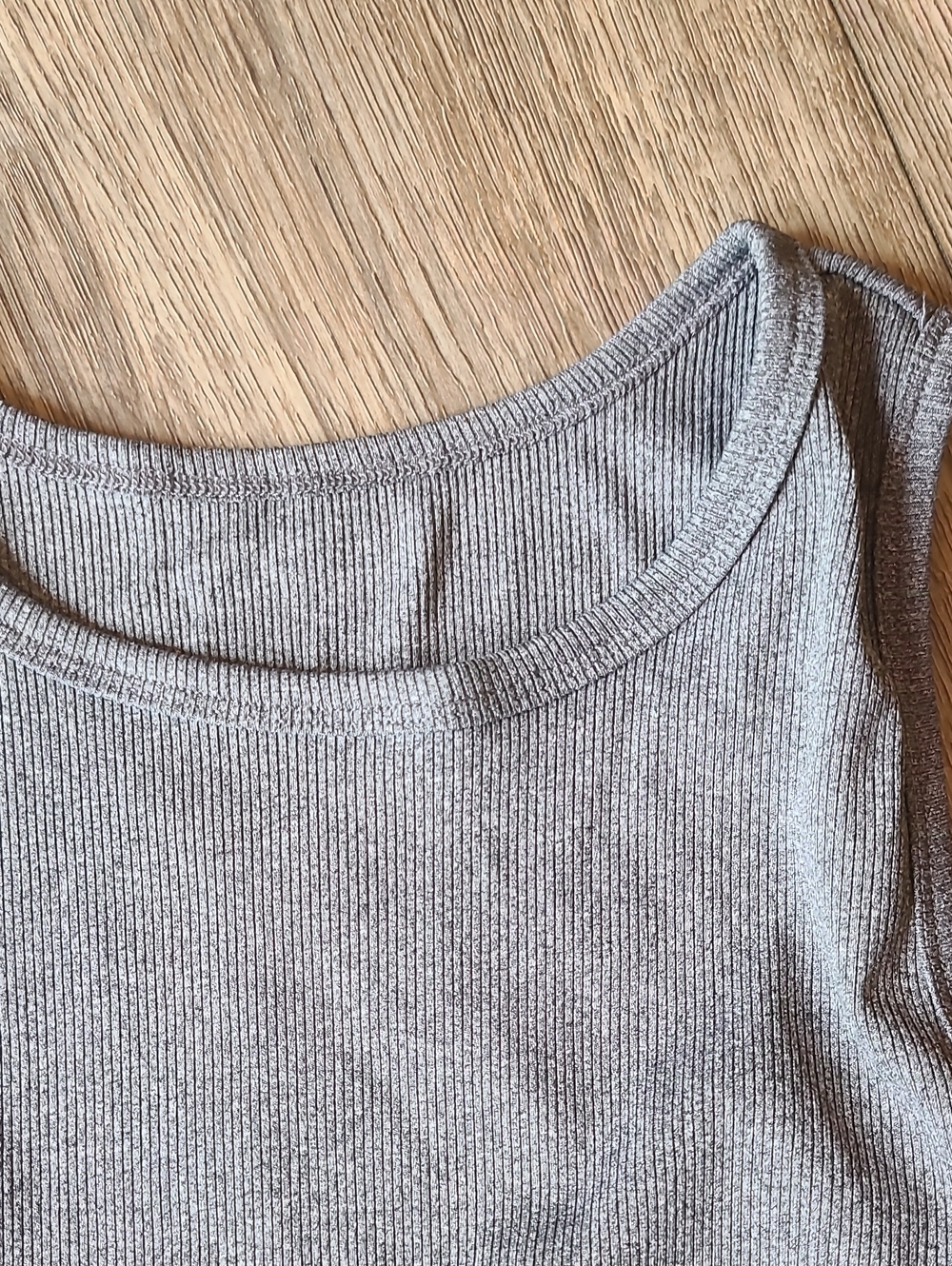 Ruched Stretchy Tank Top, Grey Ribbed, Large - Picture 2 of 7